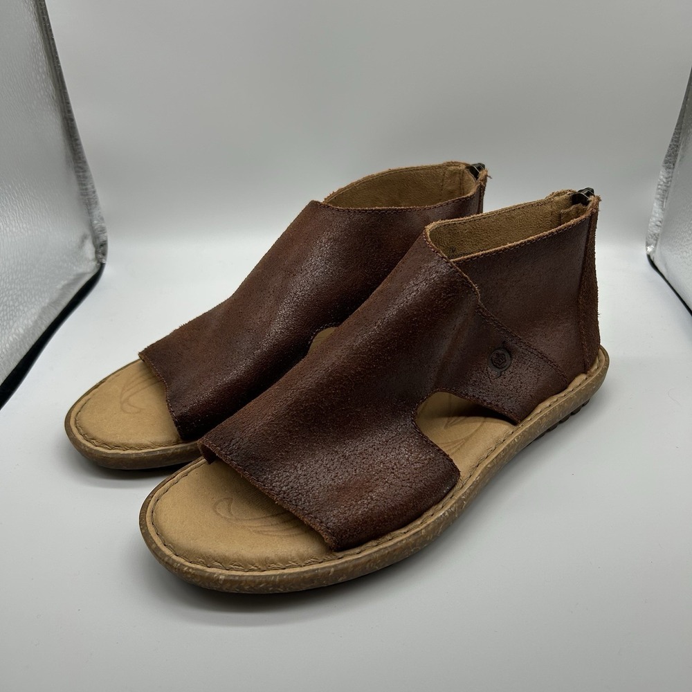 Born Maren Sandals Women's 7 Dark Tan Brown Leather Flat Zip Comfort Shoe